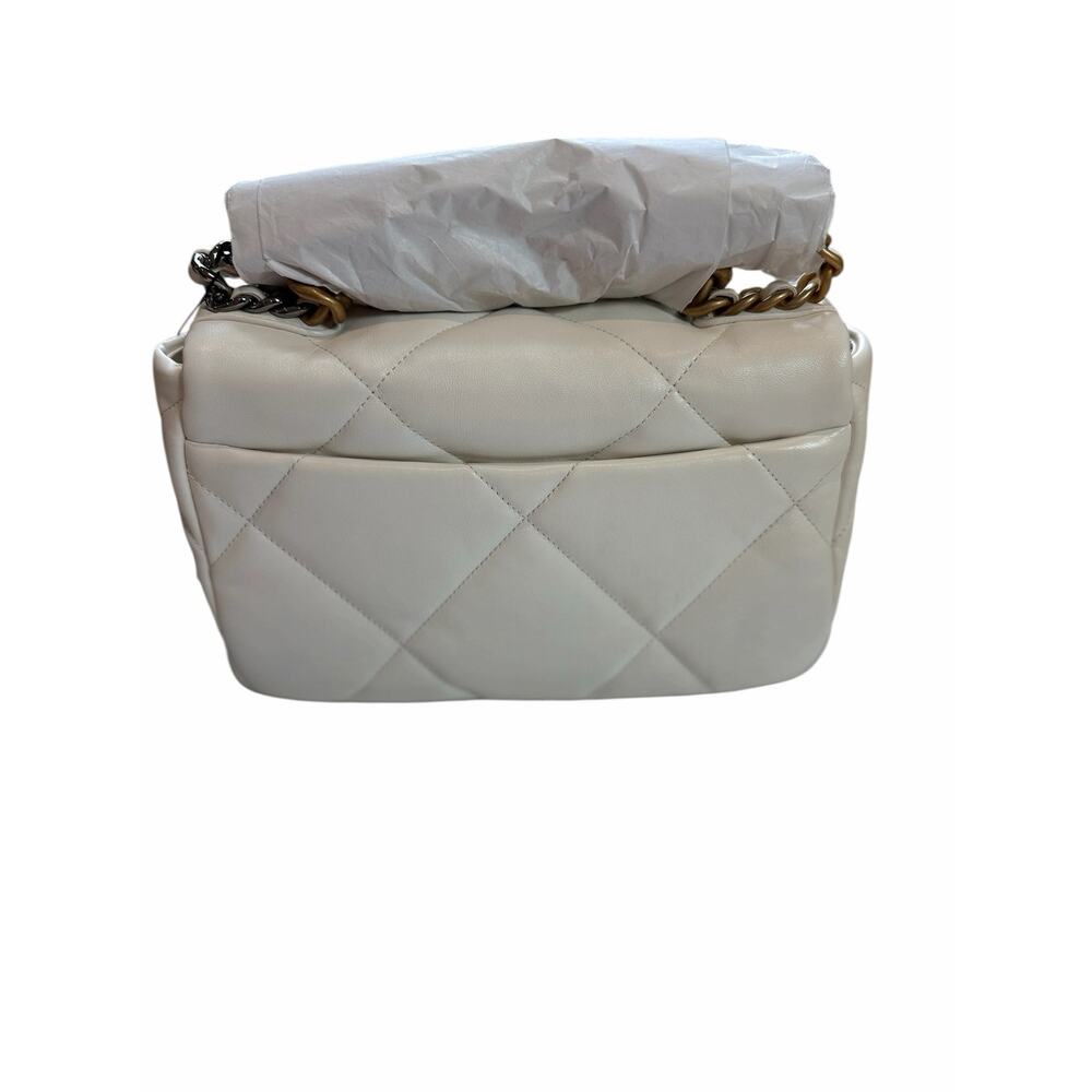 New Chanel medium 19 flap bag in white lambskin gold & silver tone hardware - Picture 6 of 13